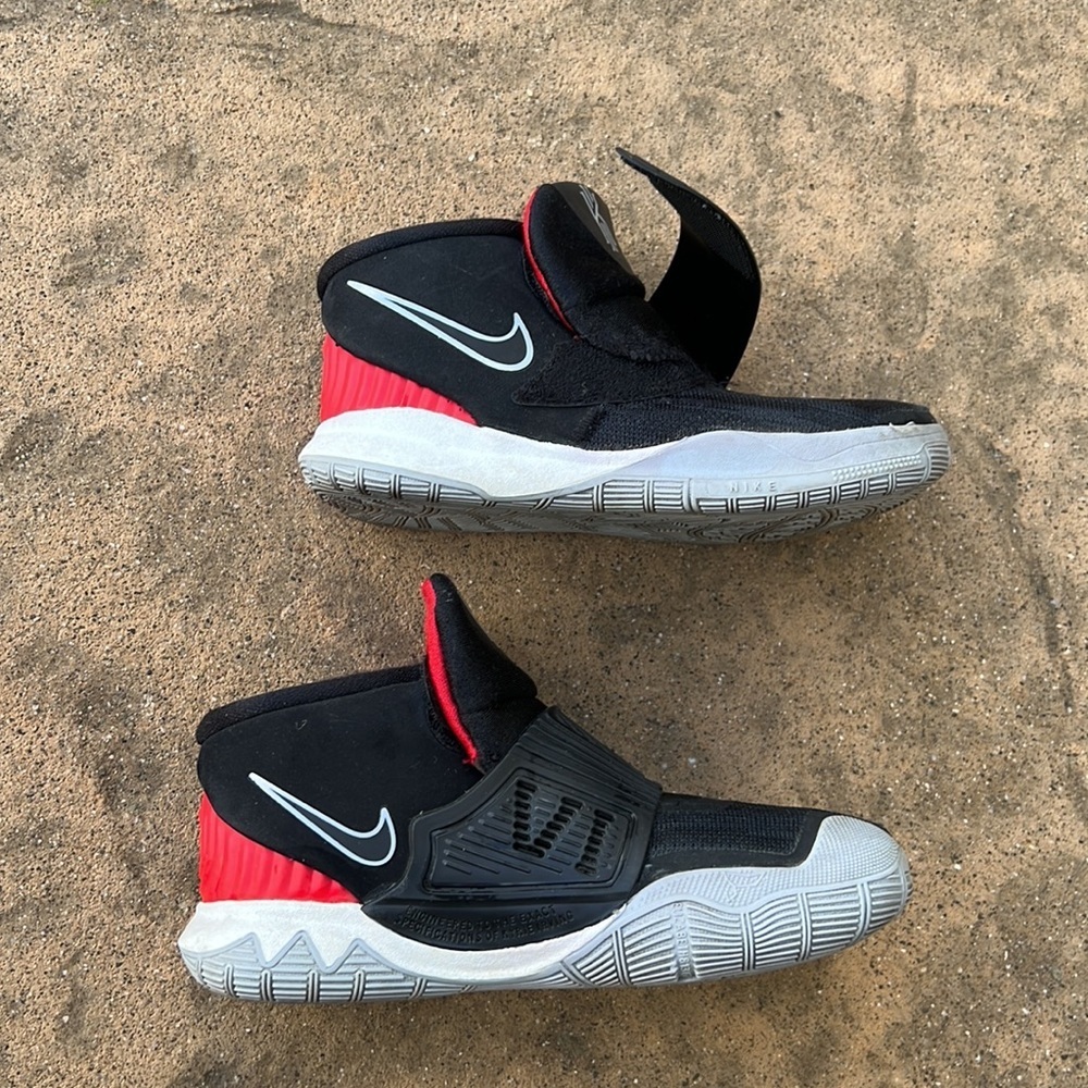 💚Nike Kyrie 6 TF 'Bred' Black Toddler Sneaker Size 10C - Picture 5 of 9